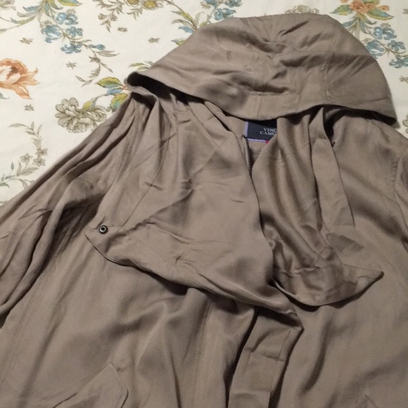Khaki Vince Camuto trench coat - Picture 6 of 8